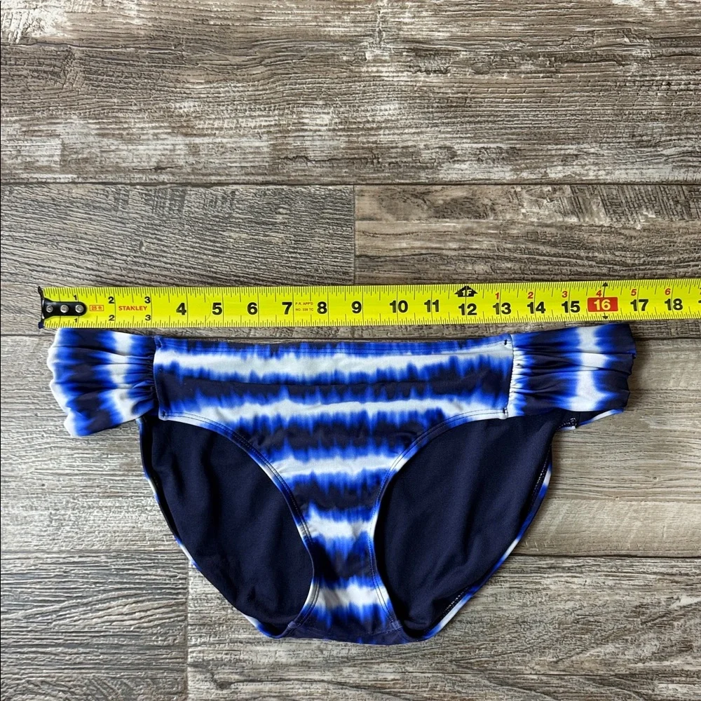 Athleta Blue and White Tie-Dye Bikini Set, Top 38DDD, Bottom Large - Picture 11 of 13